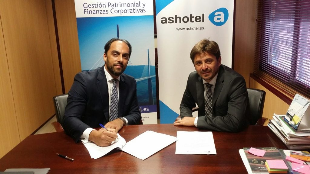 Ashotel y Cross Capital firman un acuerdo de colaboración en materia de asesoramiento financiero